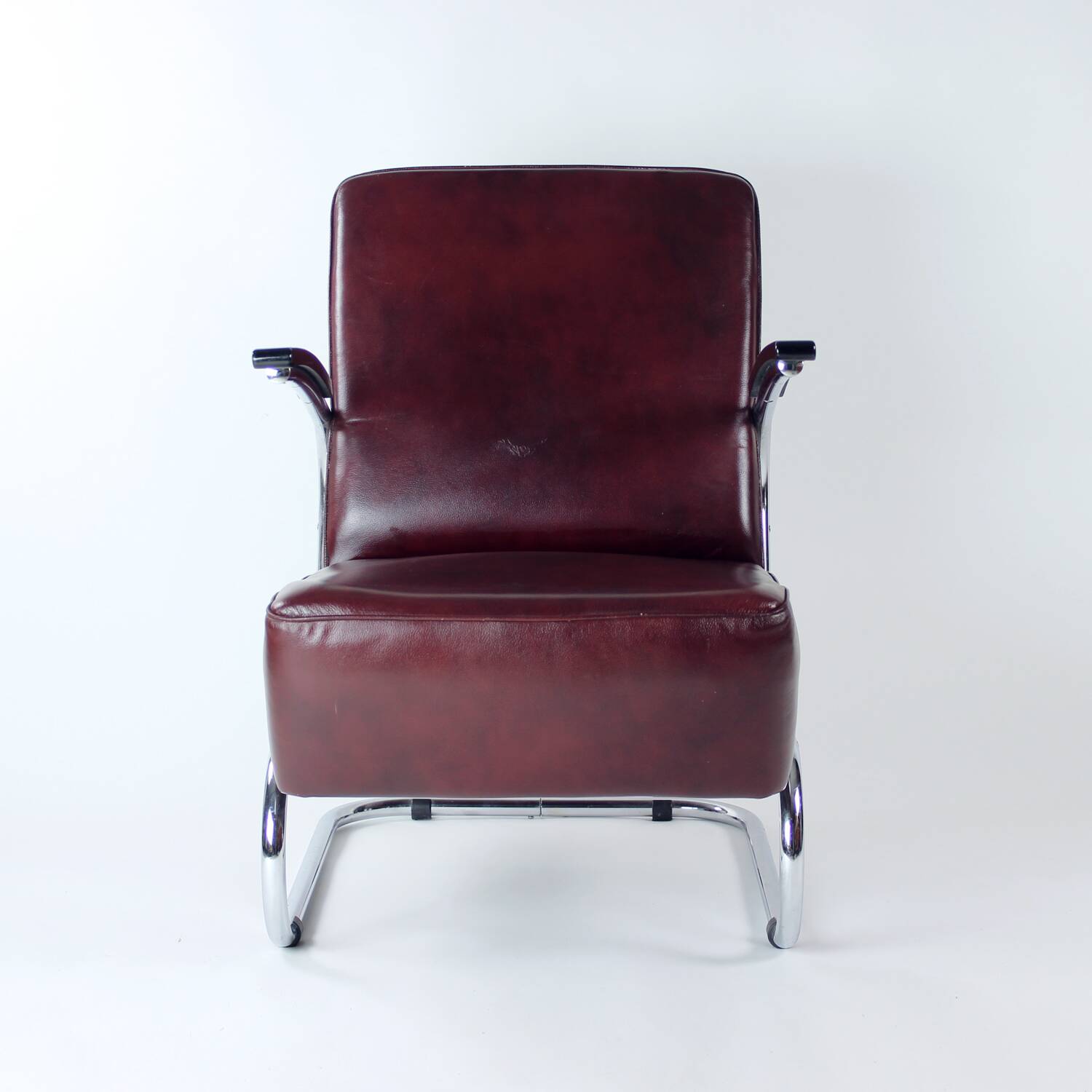 Unique armchair produced in the Bauhaus era, completely restored for the 21st century. the armchair
