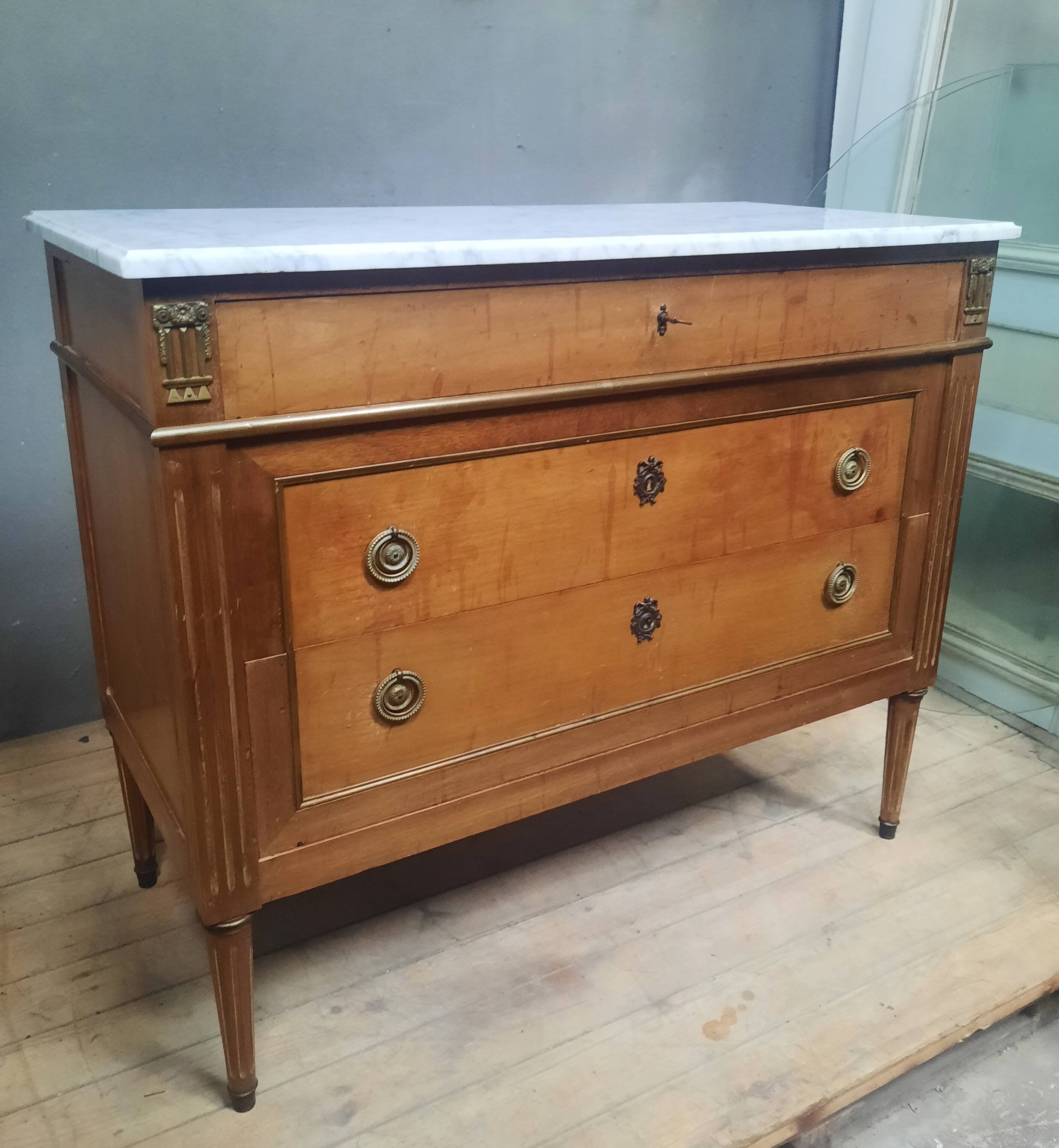 Louis XVI style chest of drawers with 2 drawers