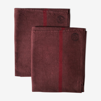 Set of two old tea towels in pure linen tinted in burgundy
