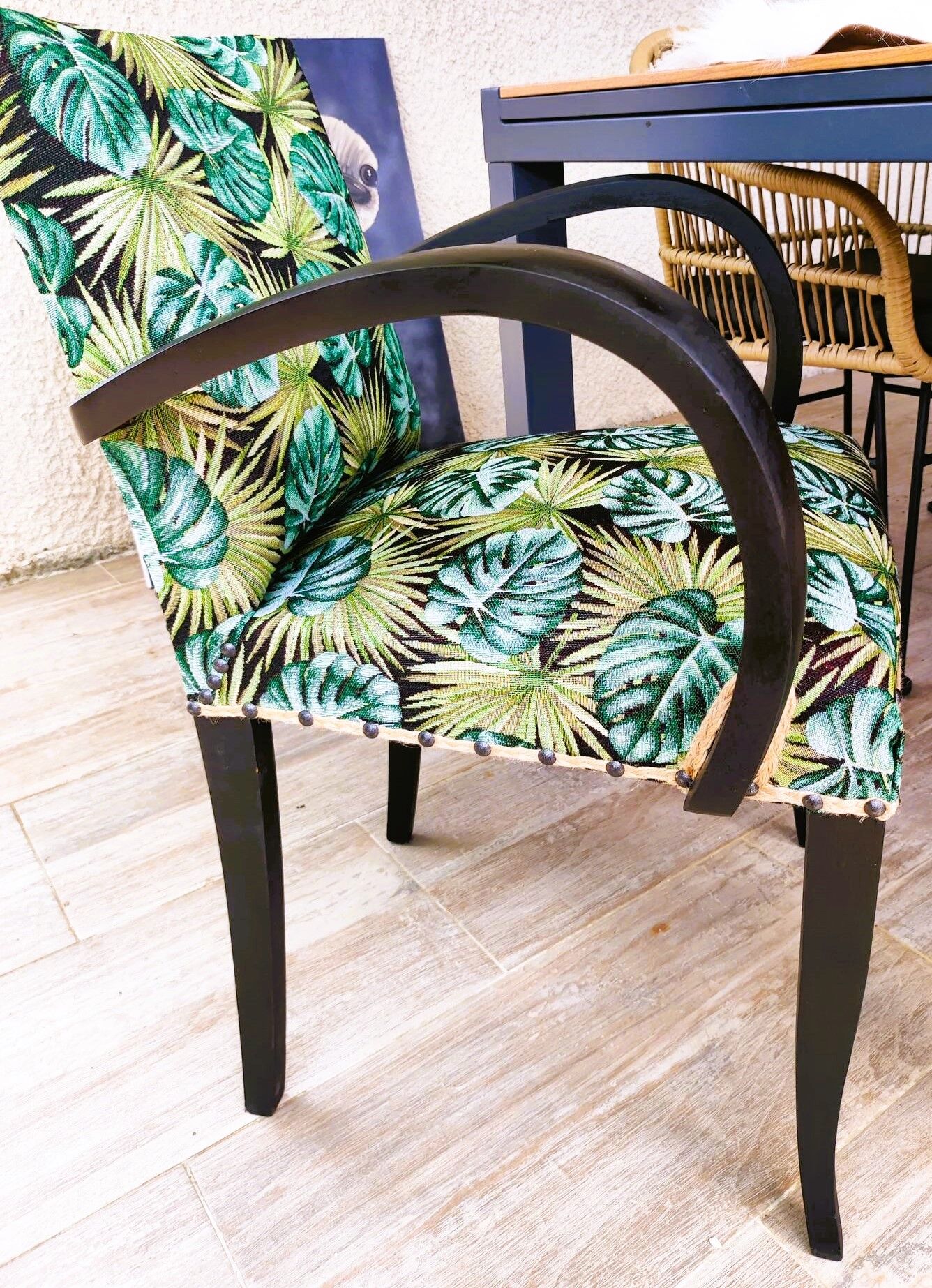 Bridge fabric leaves and black wood