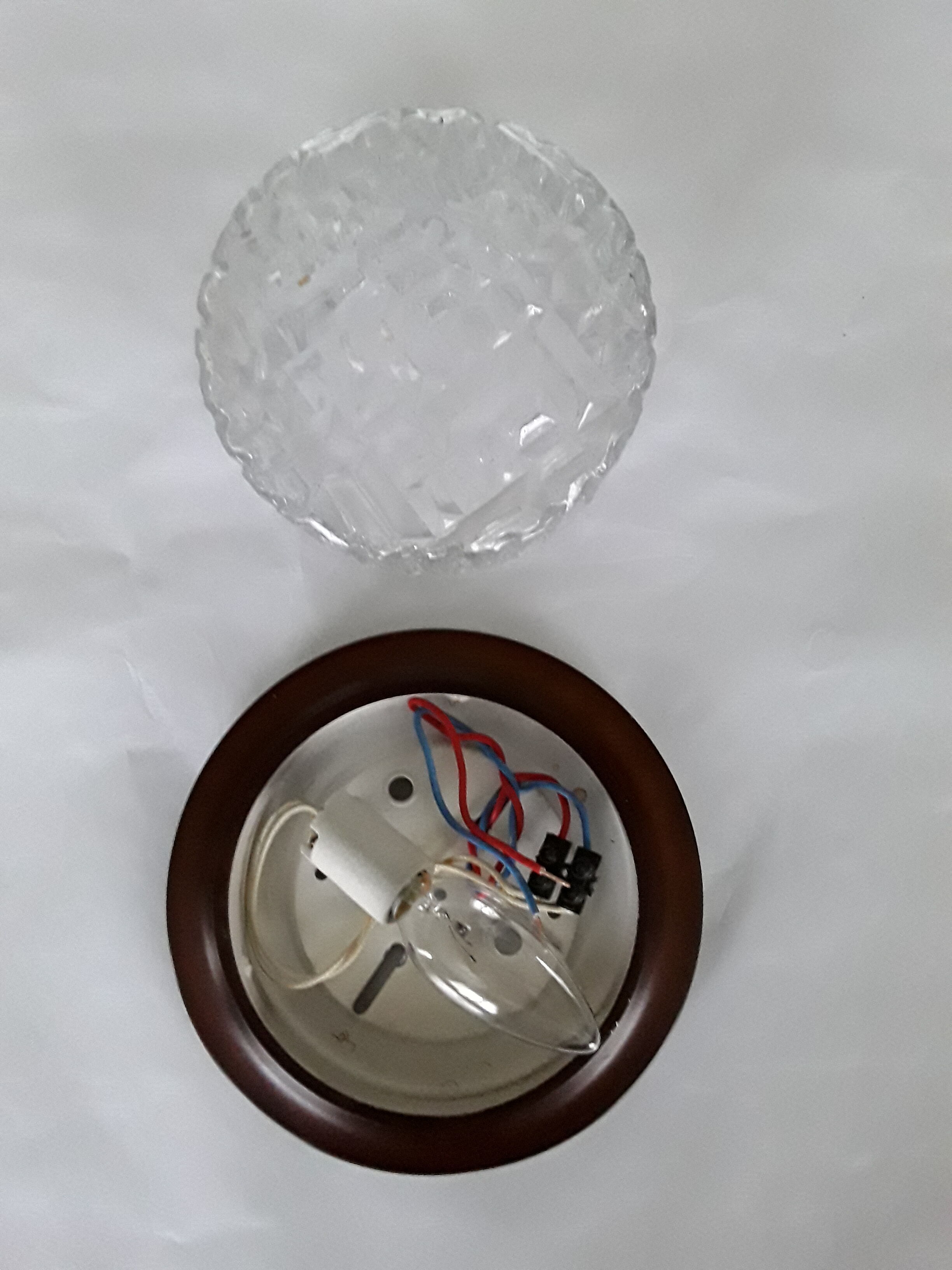 Glass ceiling, metal entourage