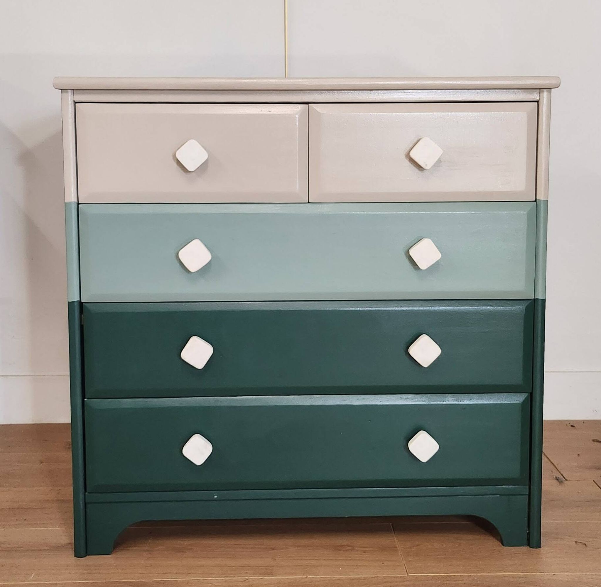 Spring commode 3 colours