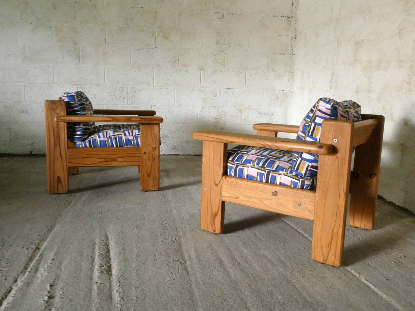 pair of pine armchairs, 1970