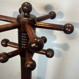 Portemanteau brutaliste en chêne sculpté de Charles Dudouyt