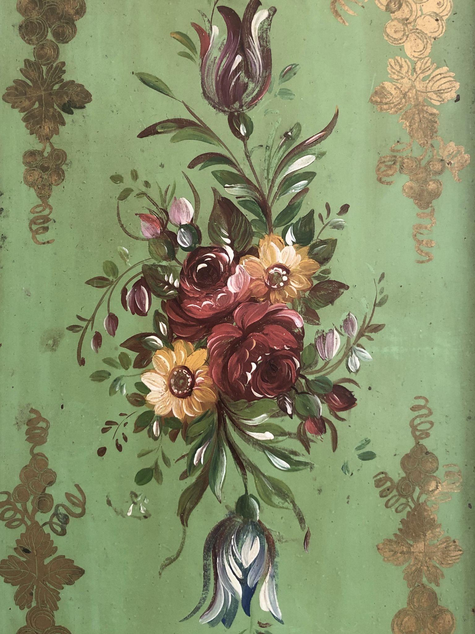 Large Napoleon III tray, painted sheet metal, floral motif