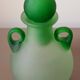 Fiole à oreilles, de couleur verte, en pâte de verre de murano