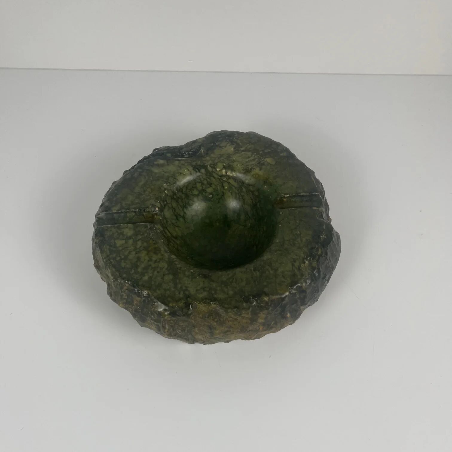 Impressive green alabaster ashtray, Italy, 1970.