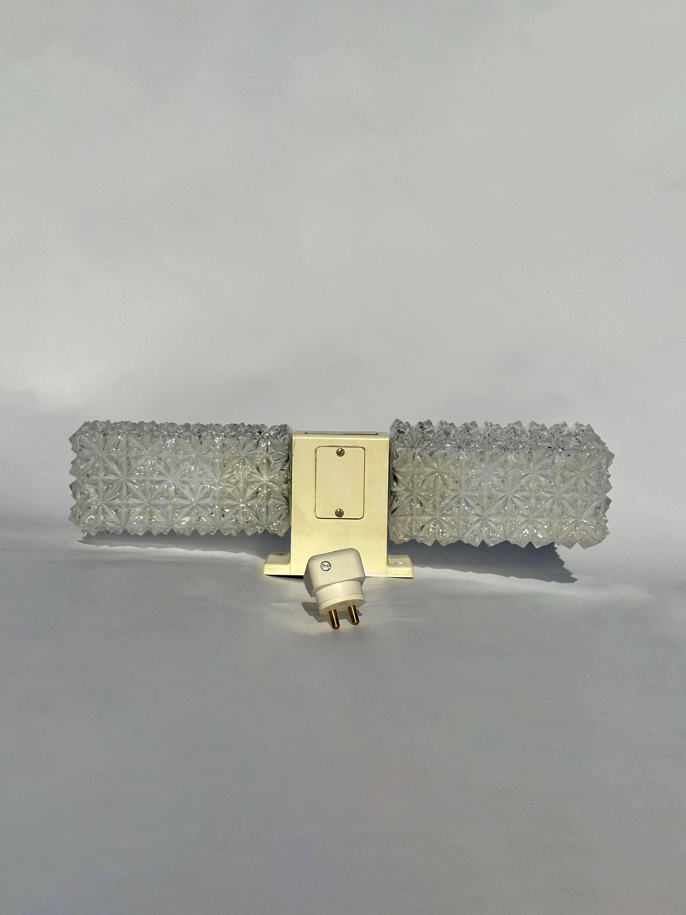Erco Model 5074 Wall Sconce – Crystal Glass Vintage Lighting (1960s)