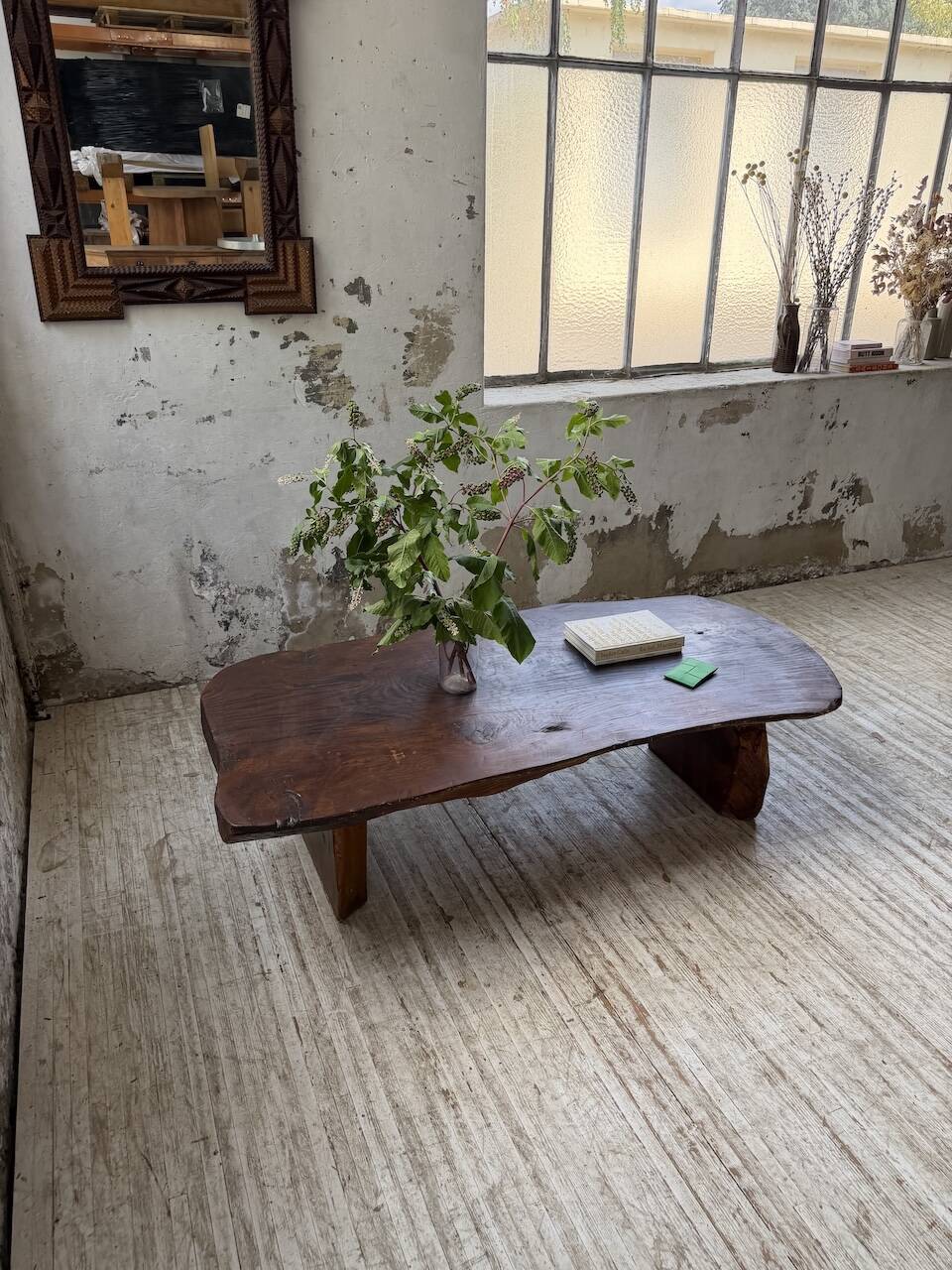 Table basse brutaliste artisanale 1950