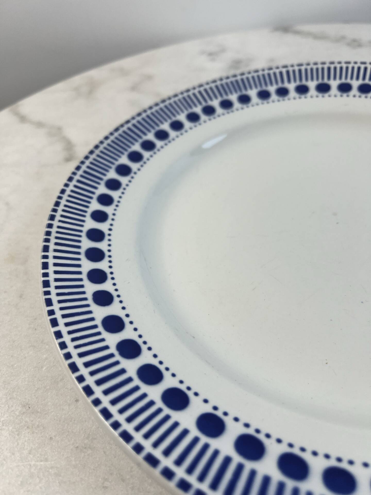 Presentation plate Sarreguemines collection Béatrice 26.5cm