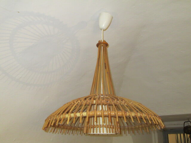 Rattan suspension