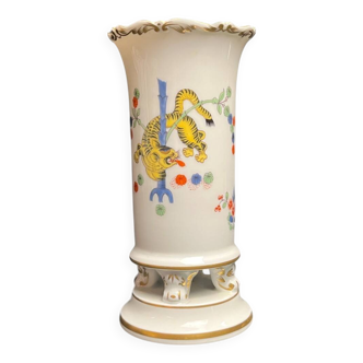 Meissen, small Japanese-style Kakiemon porcelain vase circa 1930