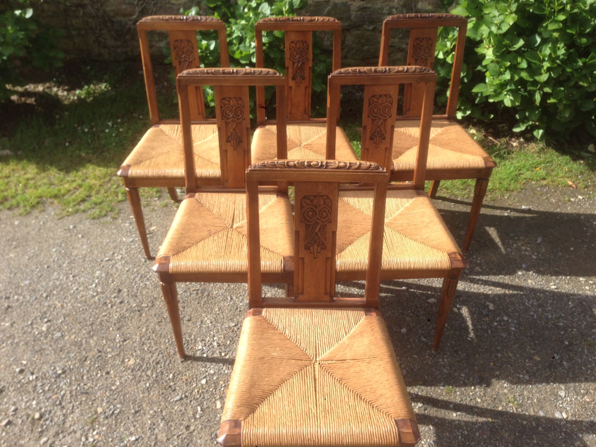Series of 6 rococo chairs, mulched in solid walnut period 1930.