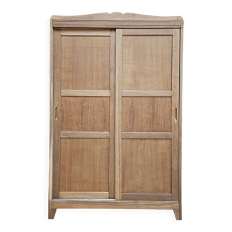 Armoire parisienne