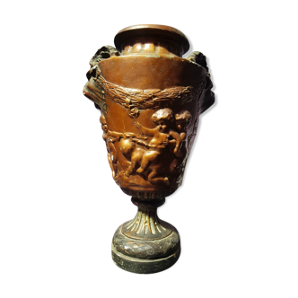 Vase sur pied plâtre décor chérubins marron vintage