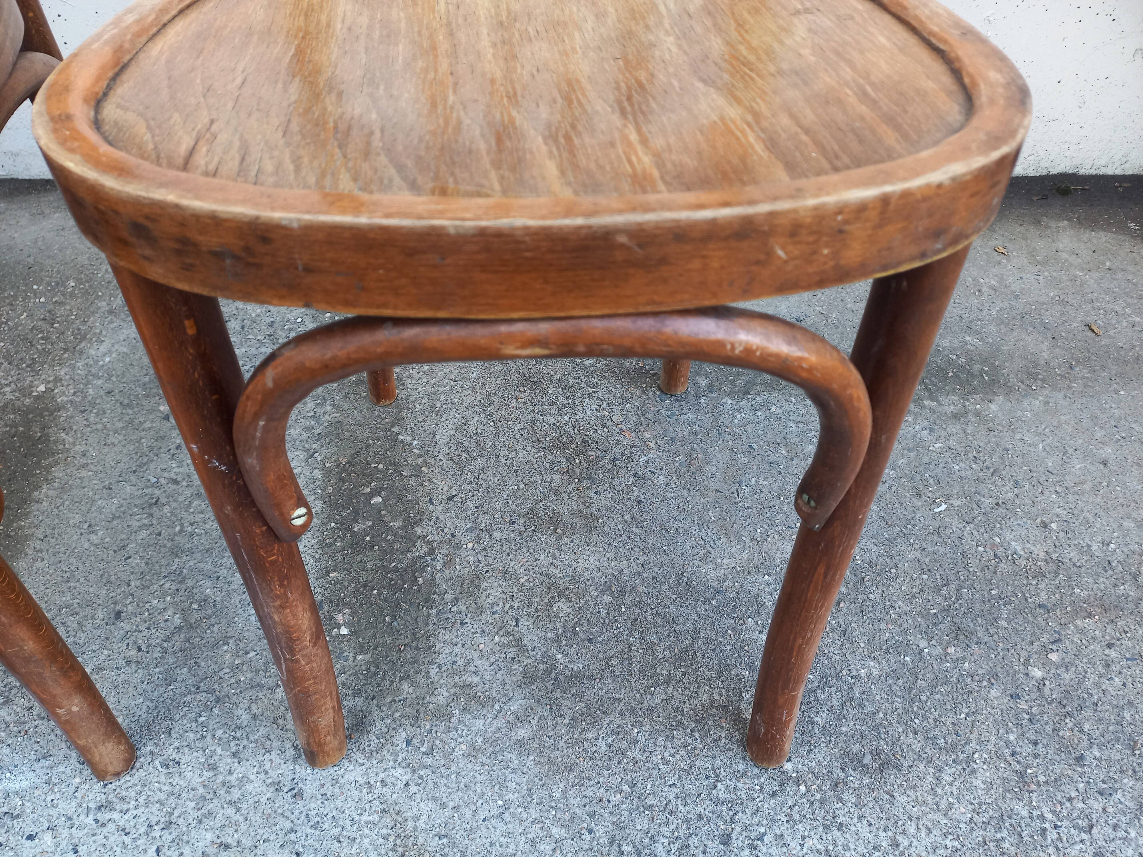 Chaises bistrot vintage