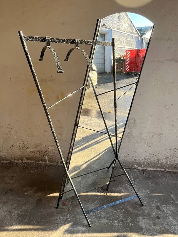 Porte-manteau avec miroir en métal style Memphis (années 1980)