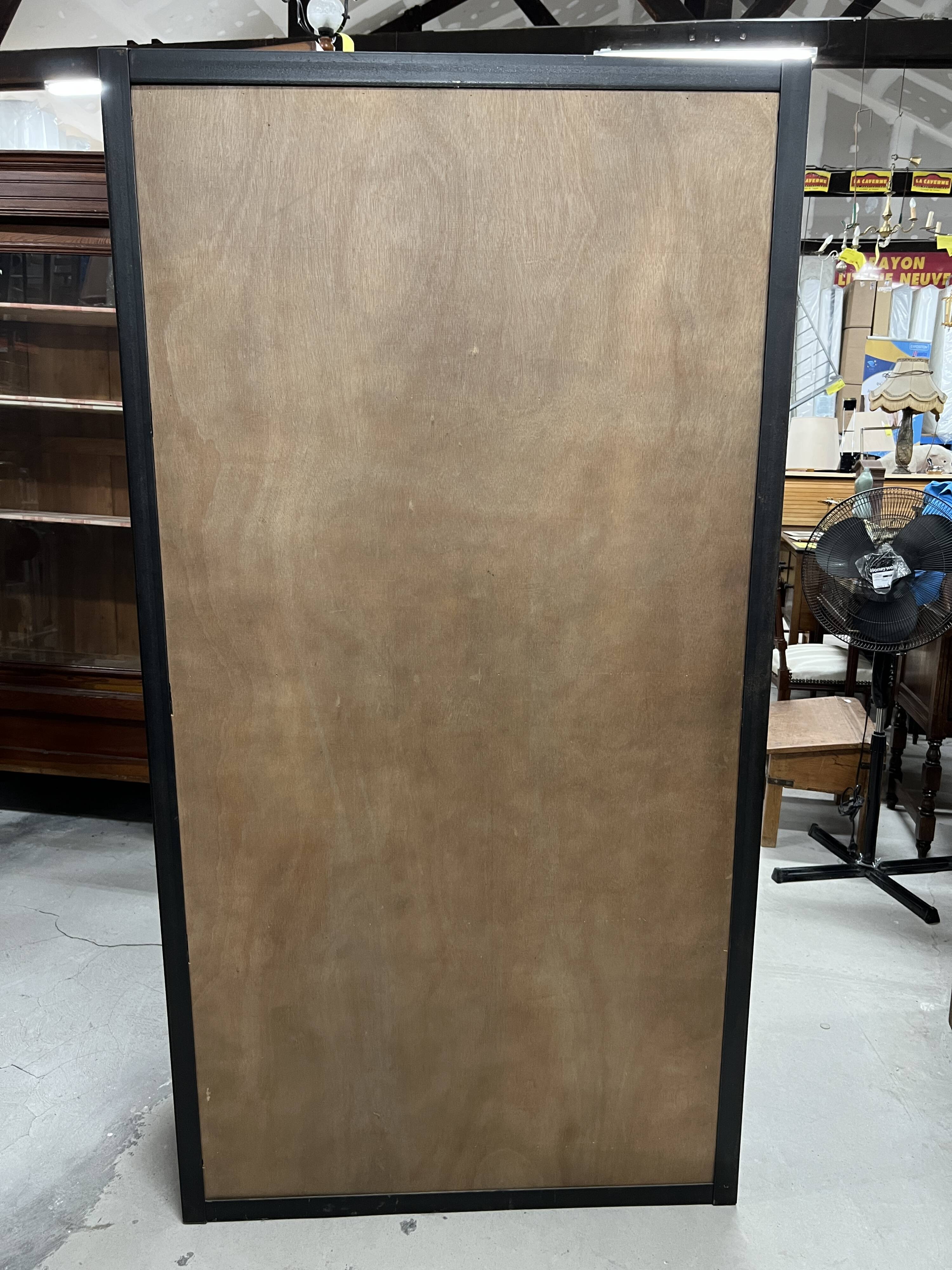 Vitrine industrielle en fer forgé et en bois