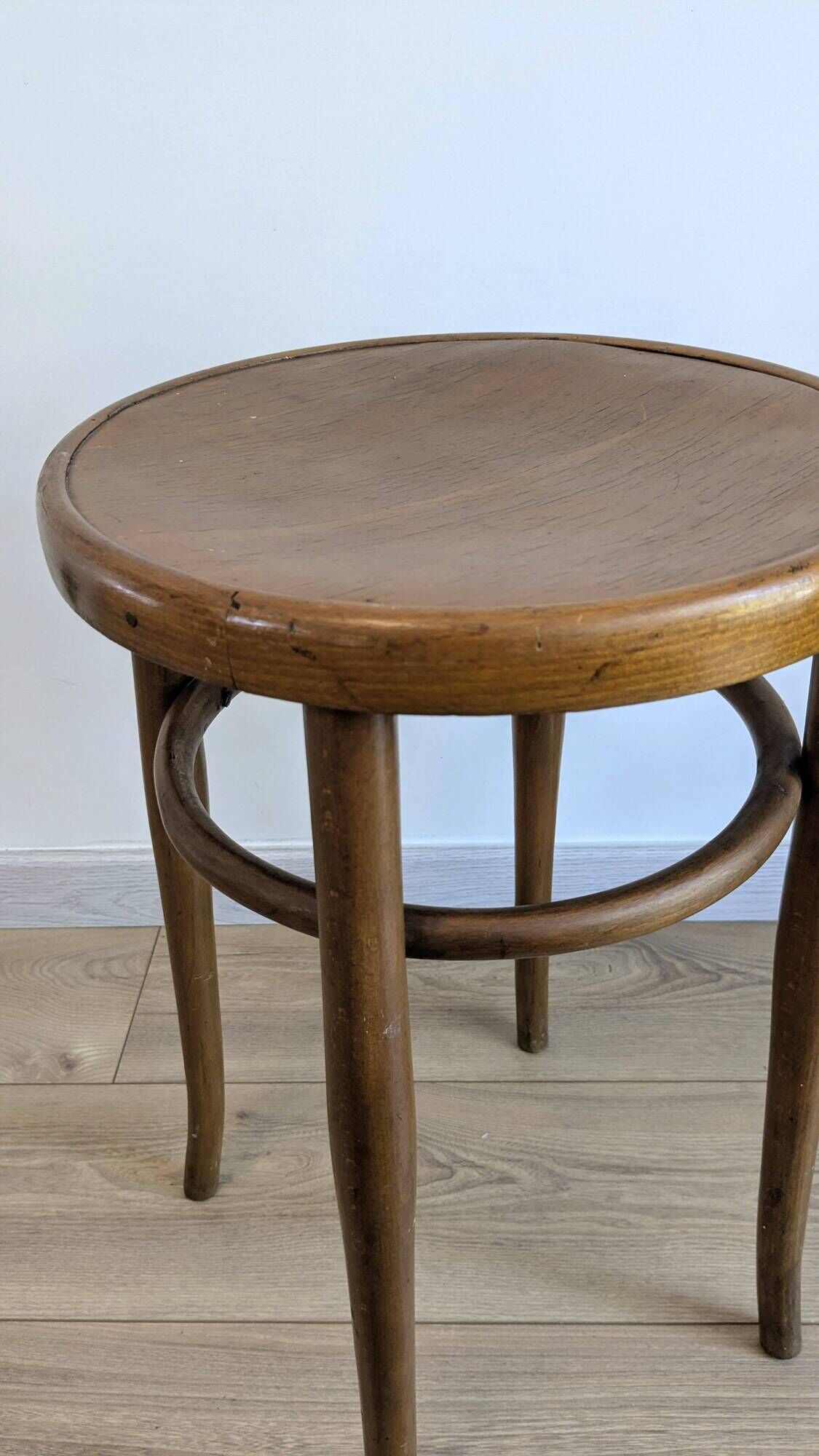 Antique stool J. & J. Kohn in bent wood – Austria – early 20th century