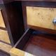 Paire de tables de chevet Art Déco: hêtre, loupe d'orme & palissandre
