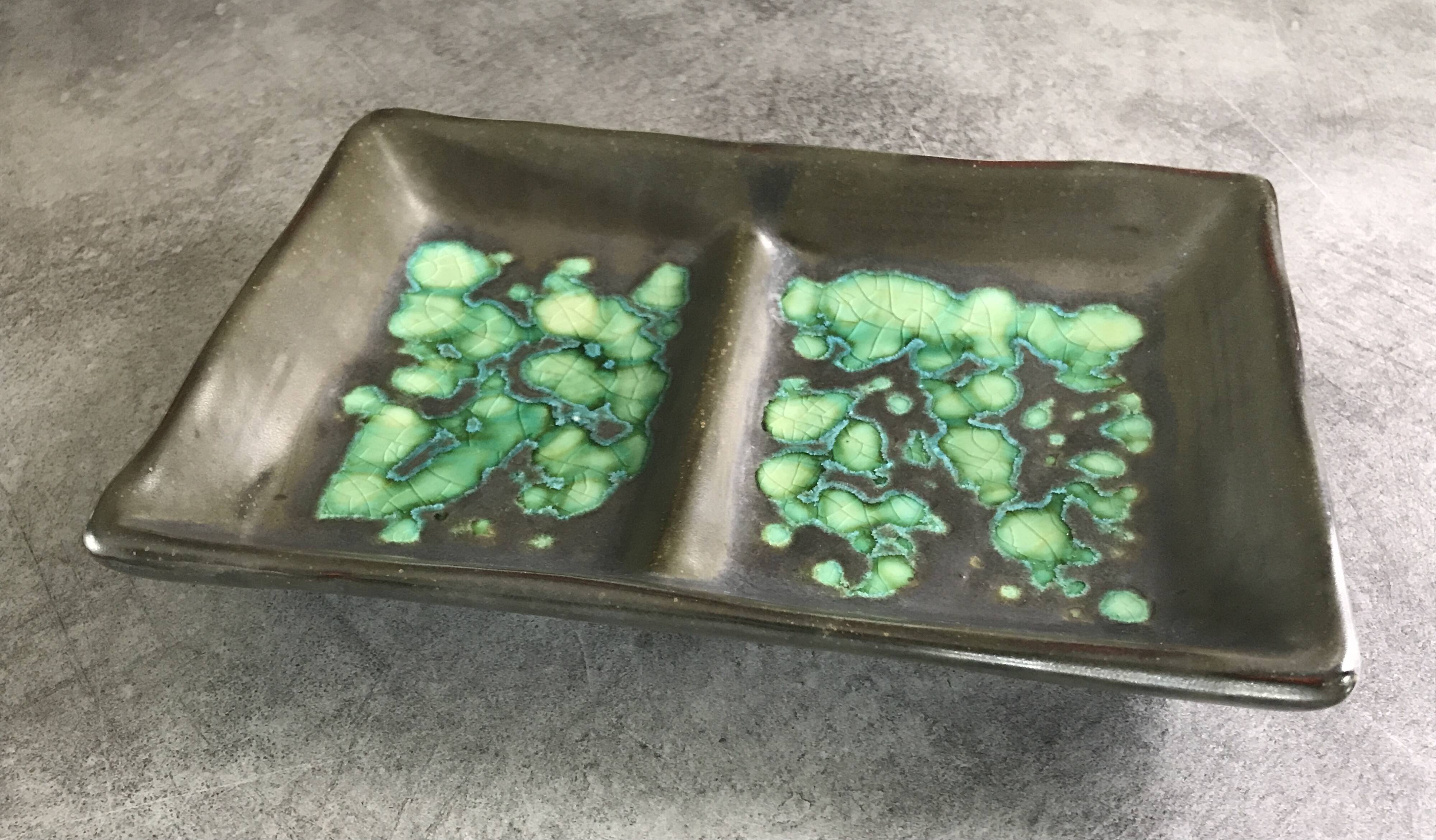 Ceramic presentation dish or bowl, artistic pottery with speckled effect