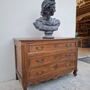 Louis XV style commode in solid walnut, 19th century rustic.