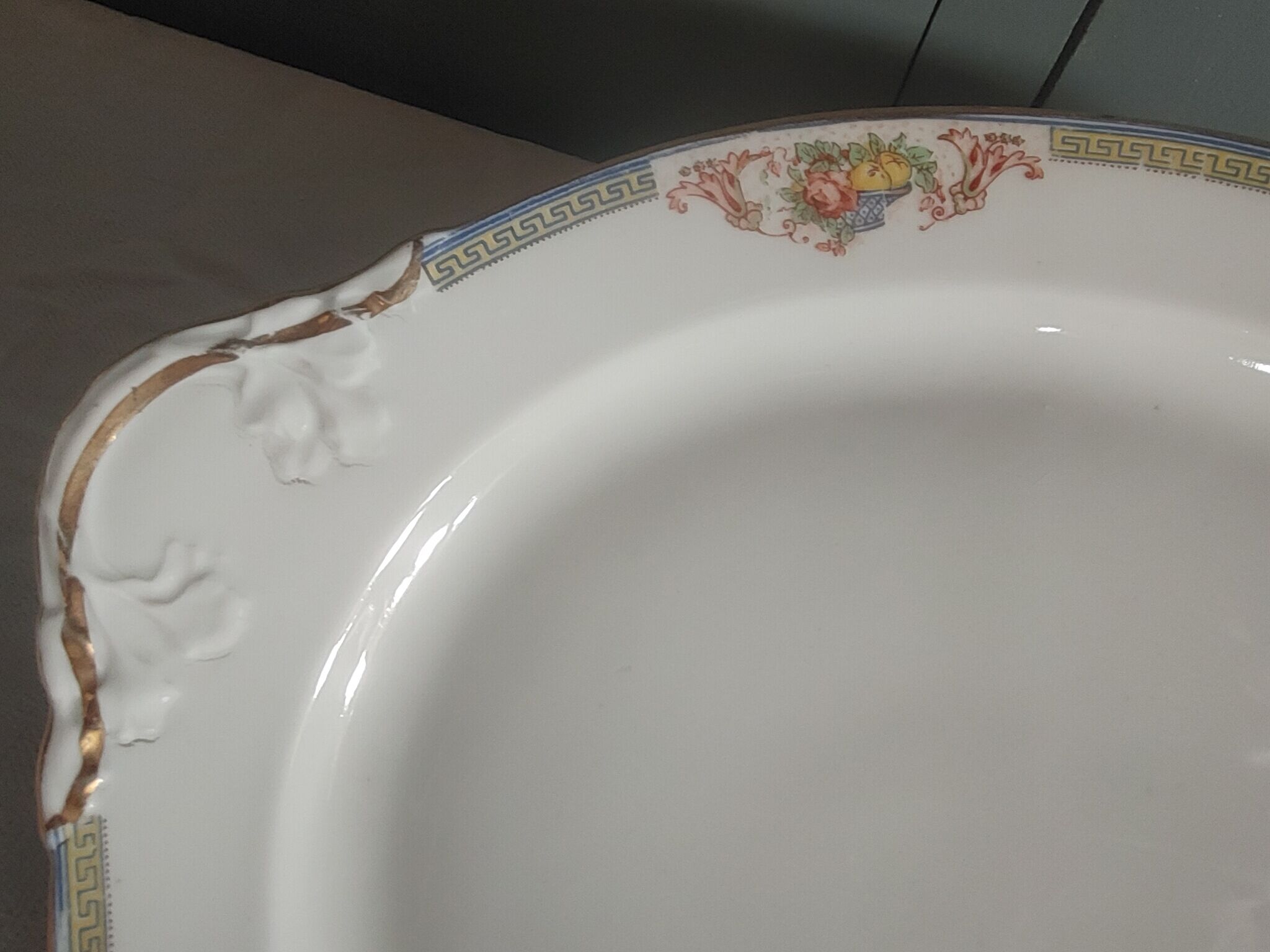 Large serving dish in Limoges porcelain Flower baskets, fruit - early 20th