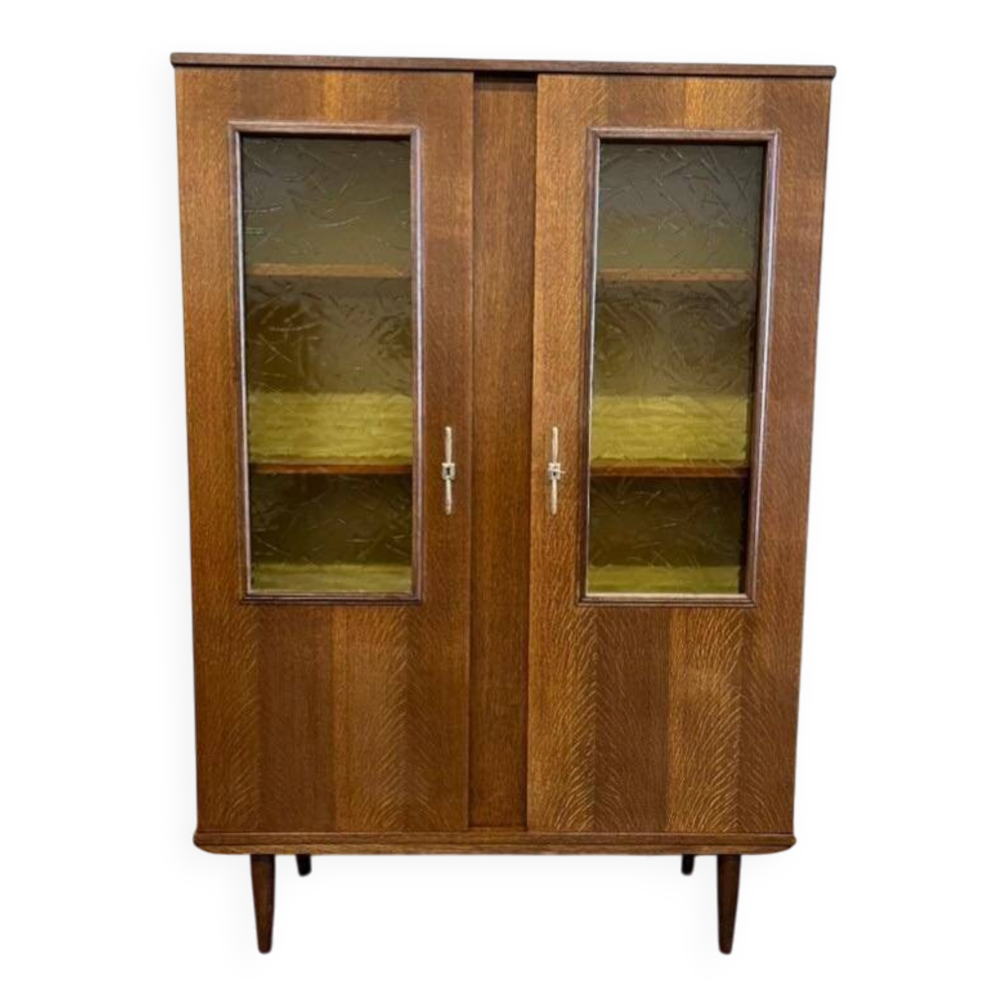 vitrine vintage en bois avec verre à relief jaune ocre