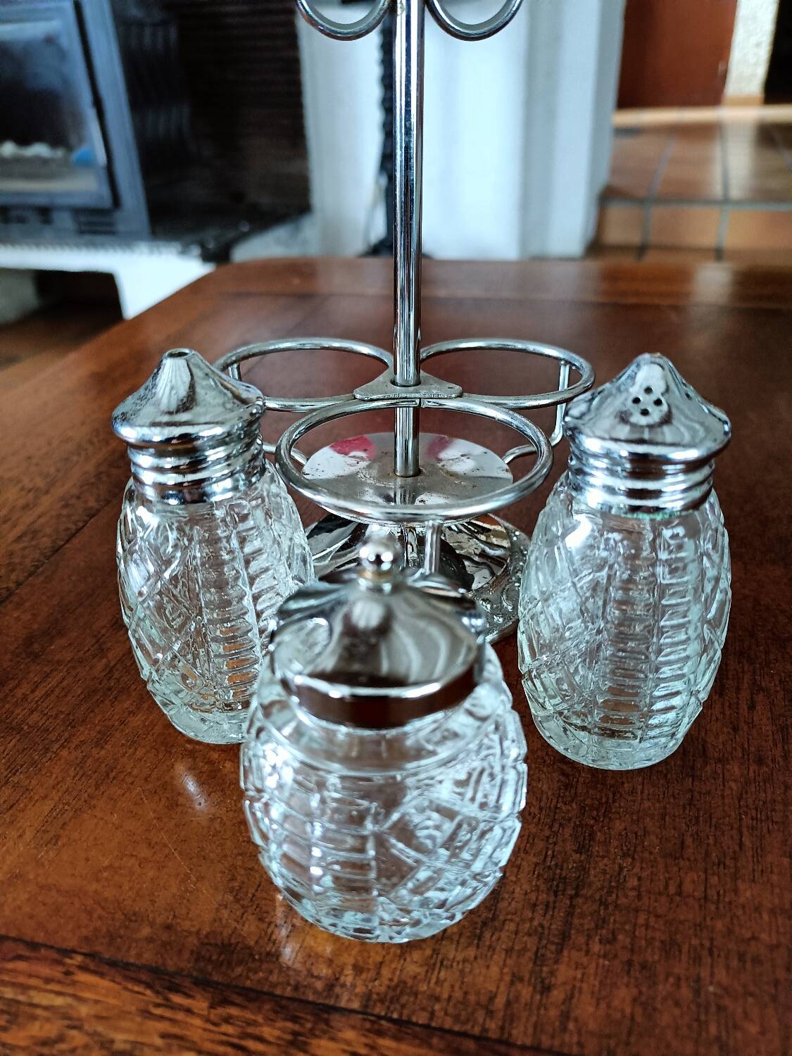 Mustard salt and pepper shaker