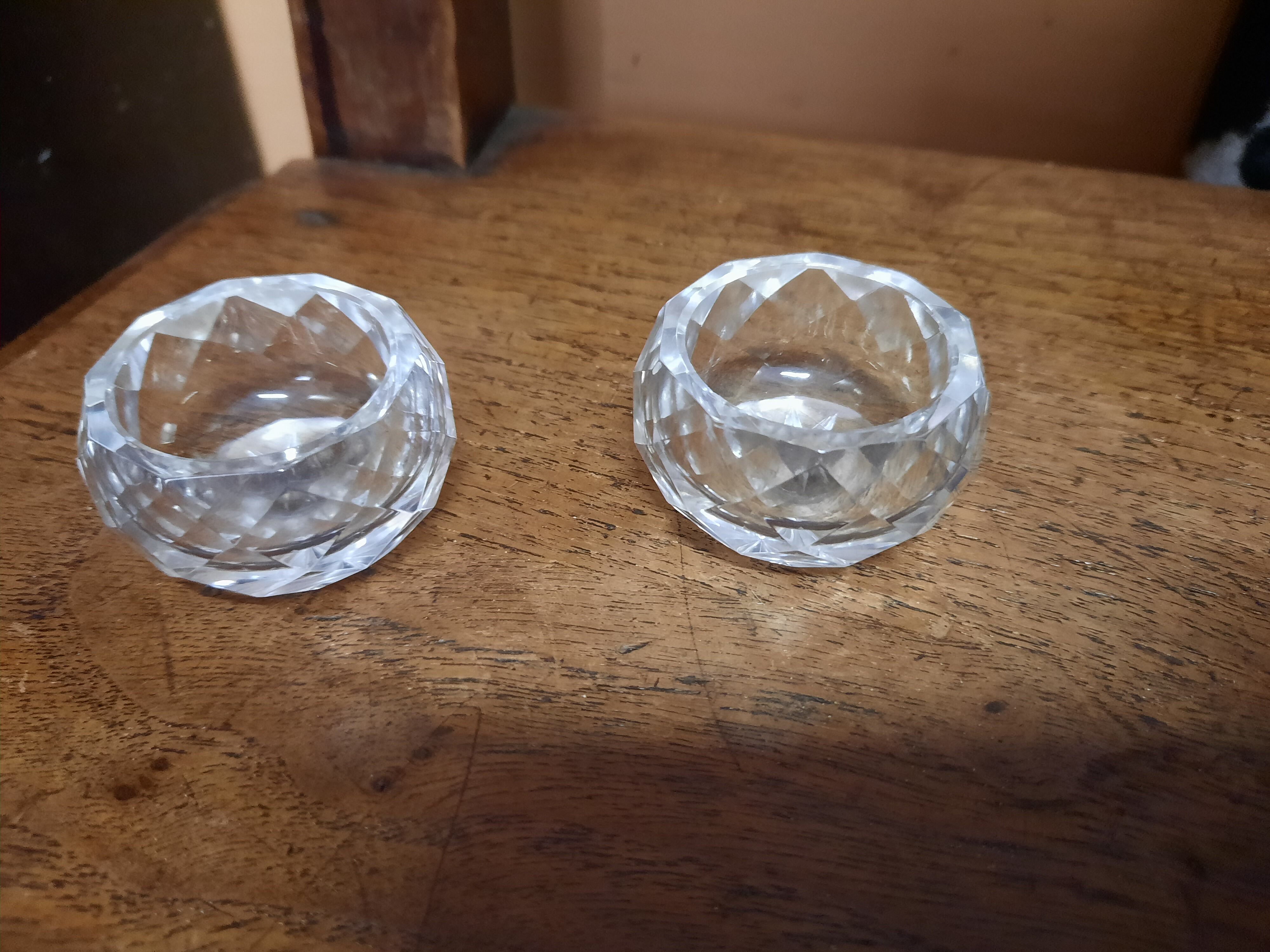 Pair of crystal saleron