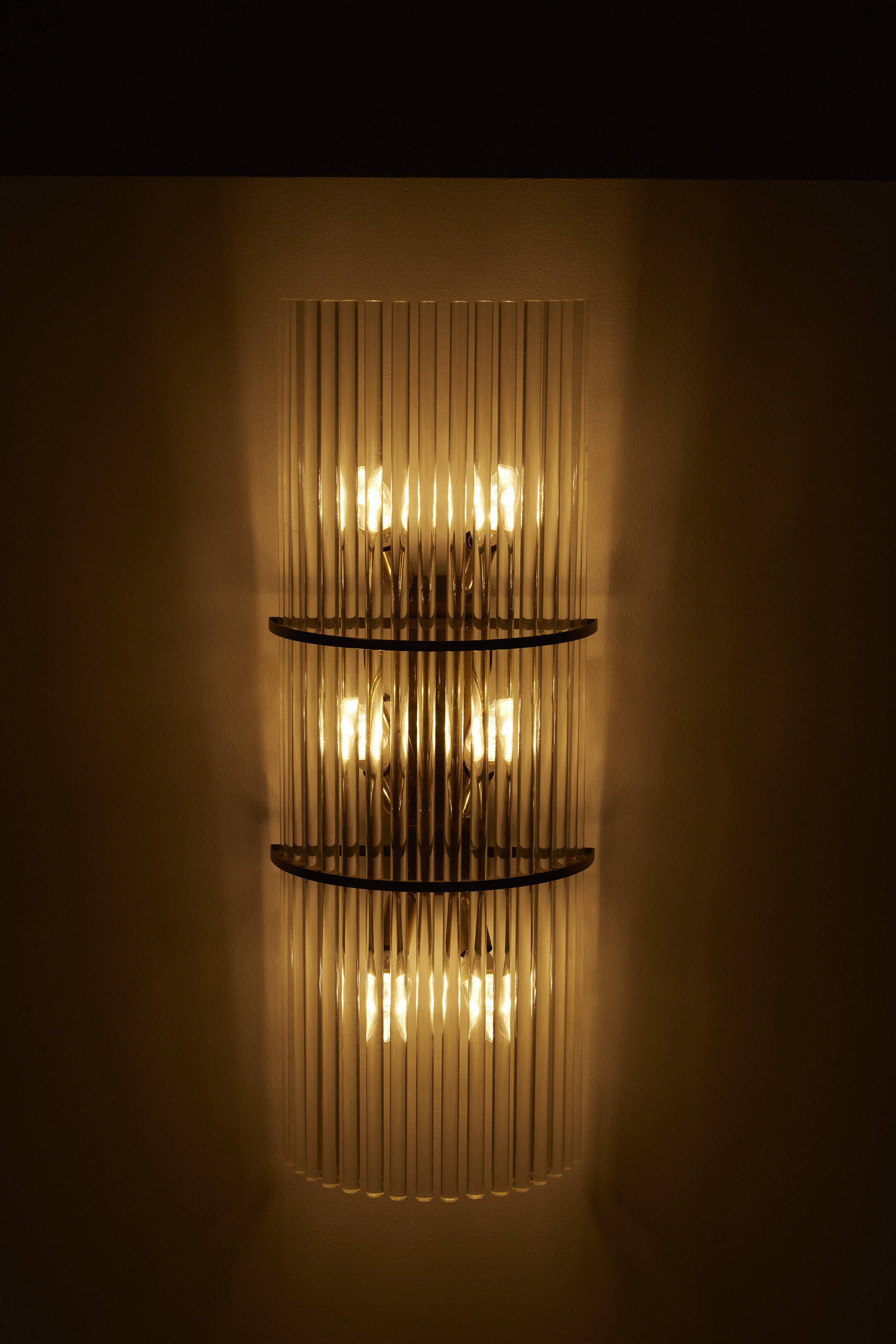 Applique en laiton et verre, 1970s