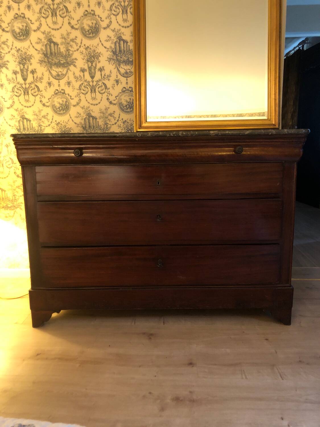 Louis Philippe mahogany chest of drawers