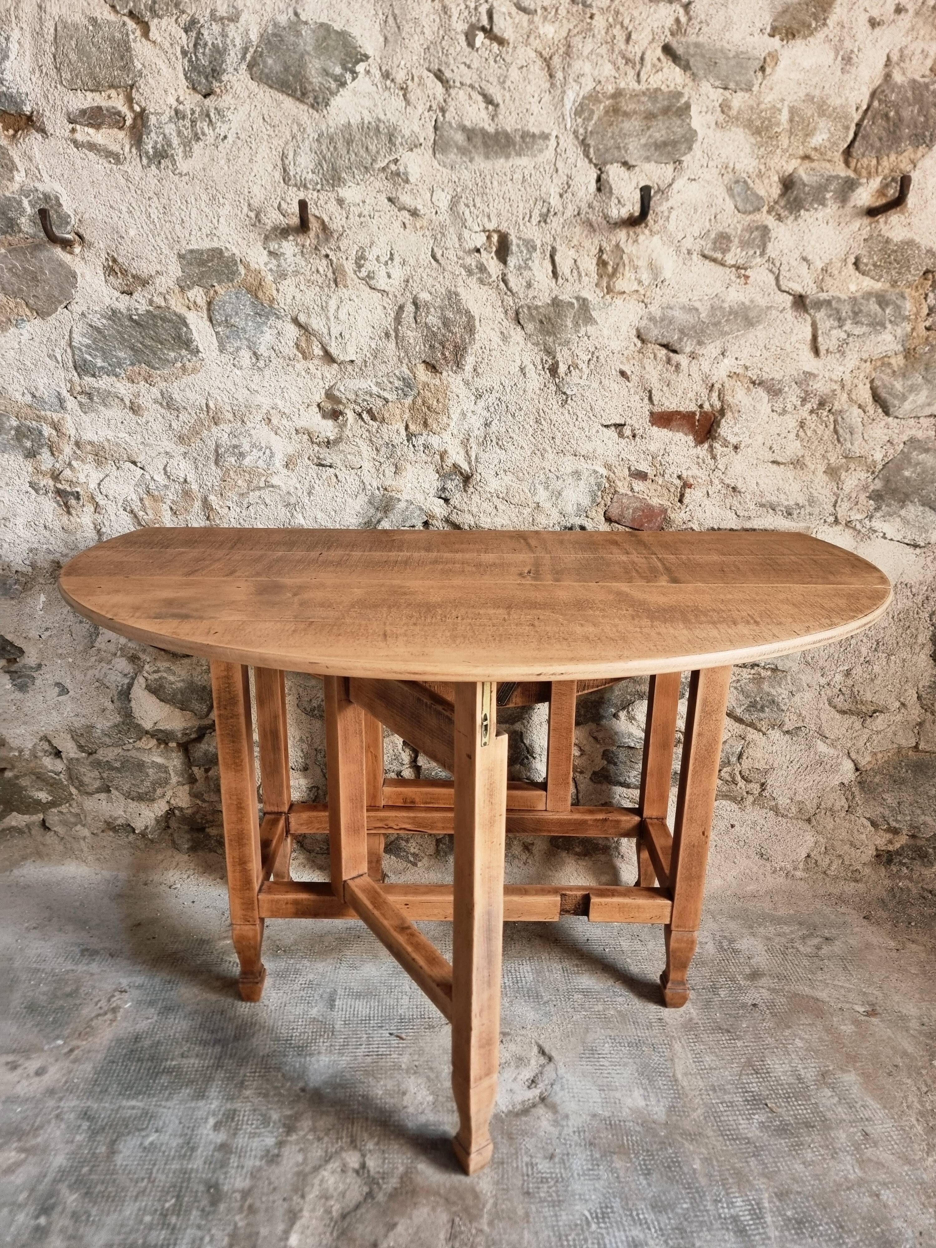 Vintage French drop-leaf table – Oval dining table, circa 1930–1950