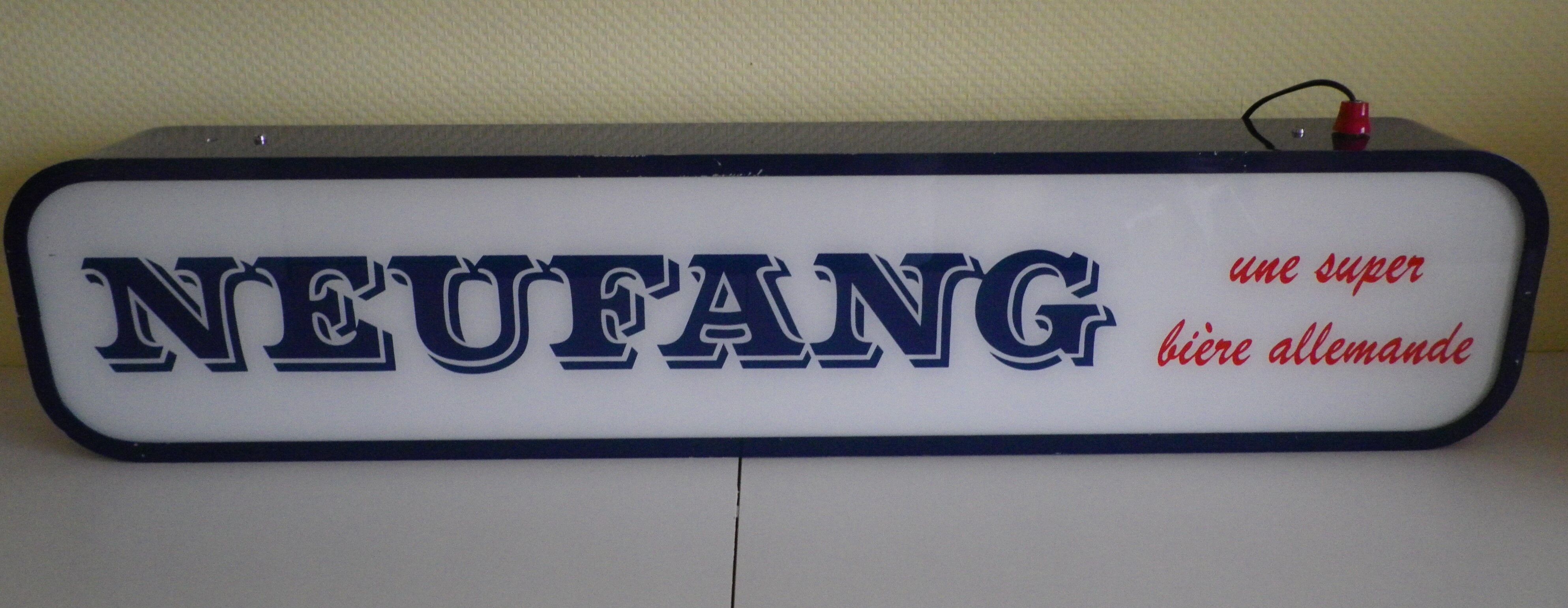 Enseigne lumineuse "Neufang"  pour décoration de barvAnnées 70