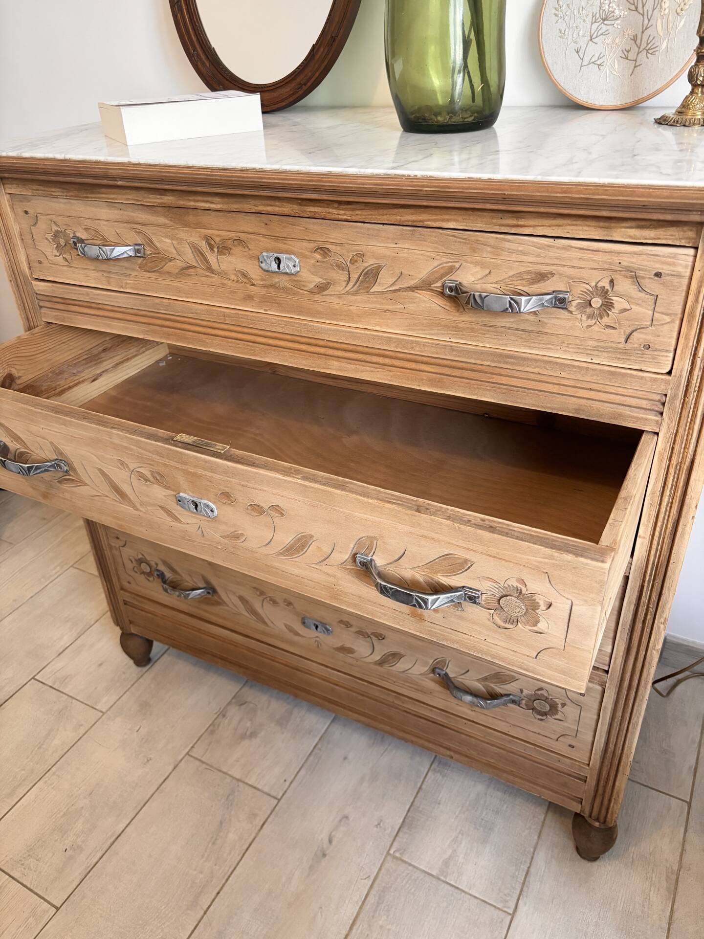 Art Deco chest of drawers