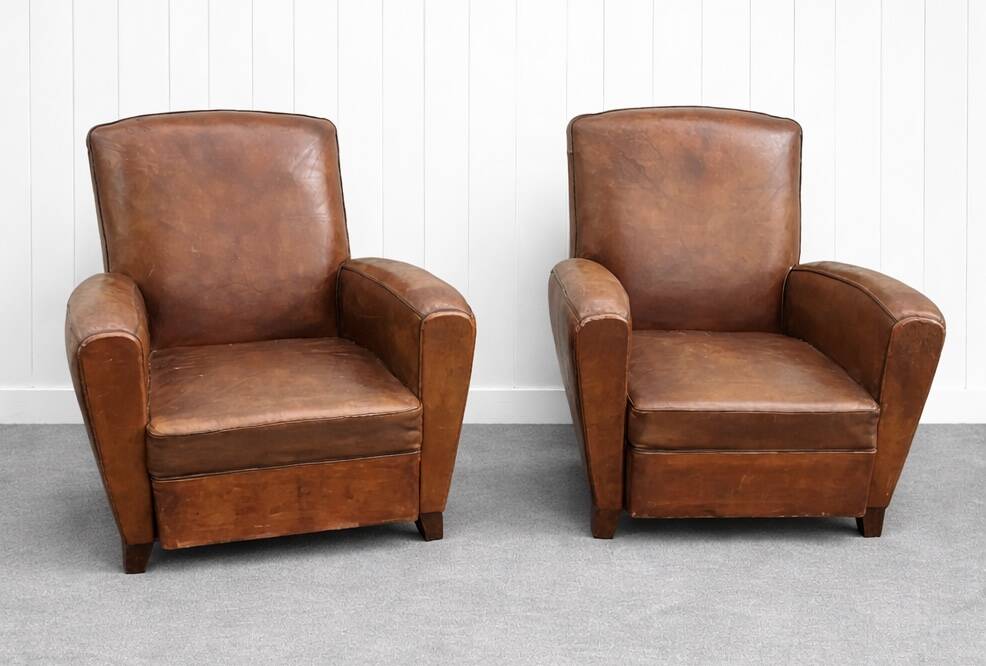 Pair of leather club armchairs – Mid-20th century