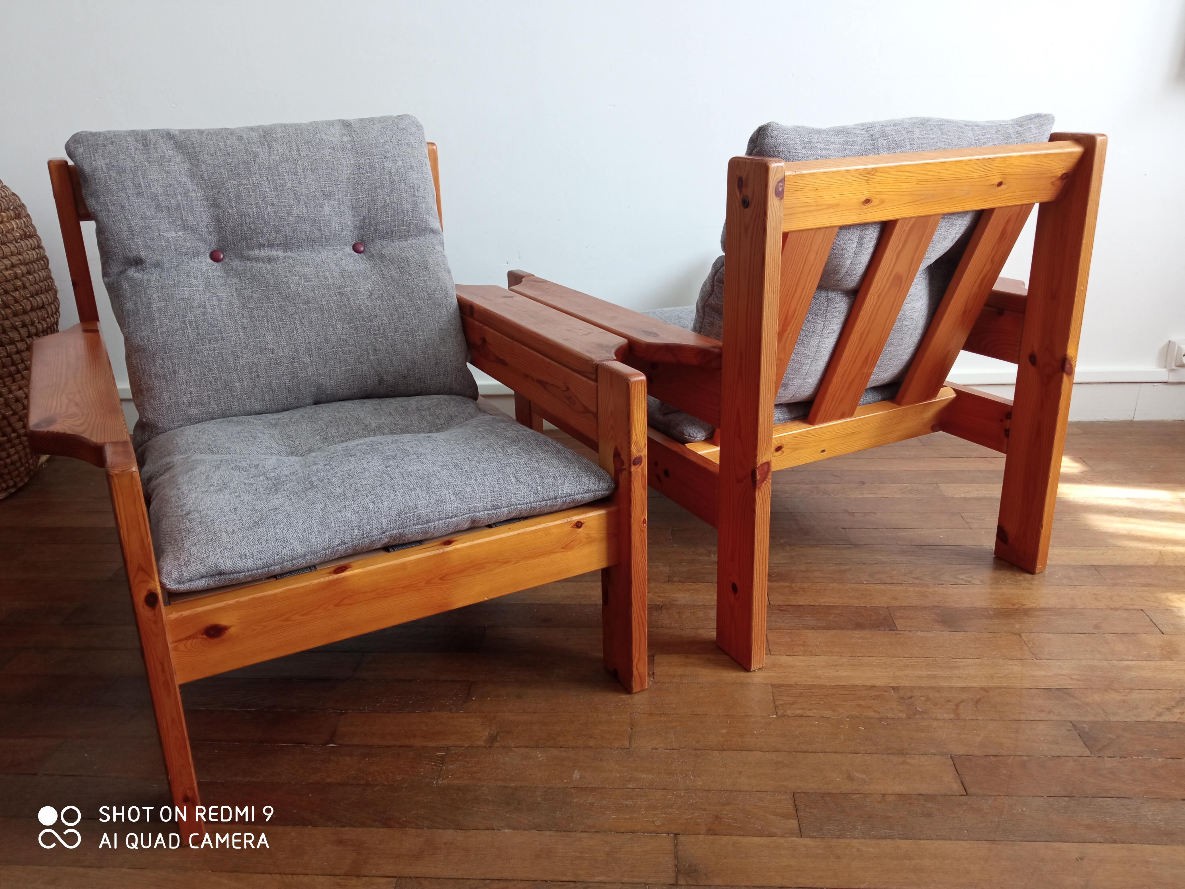 Pair of pine chairs 1980