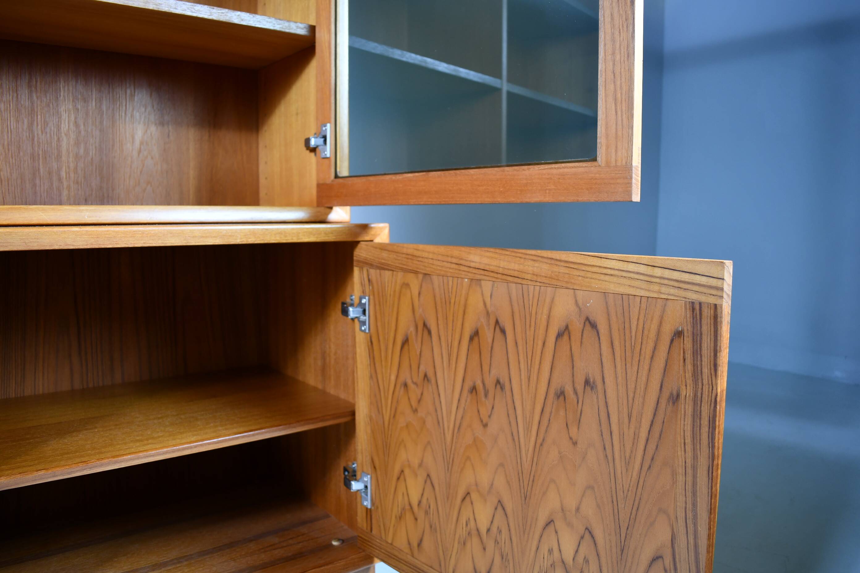 Cabinet en teck danois. H.W Klein. Années 1960.