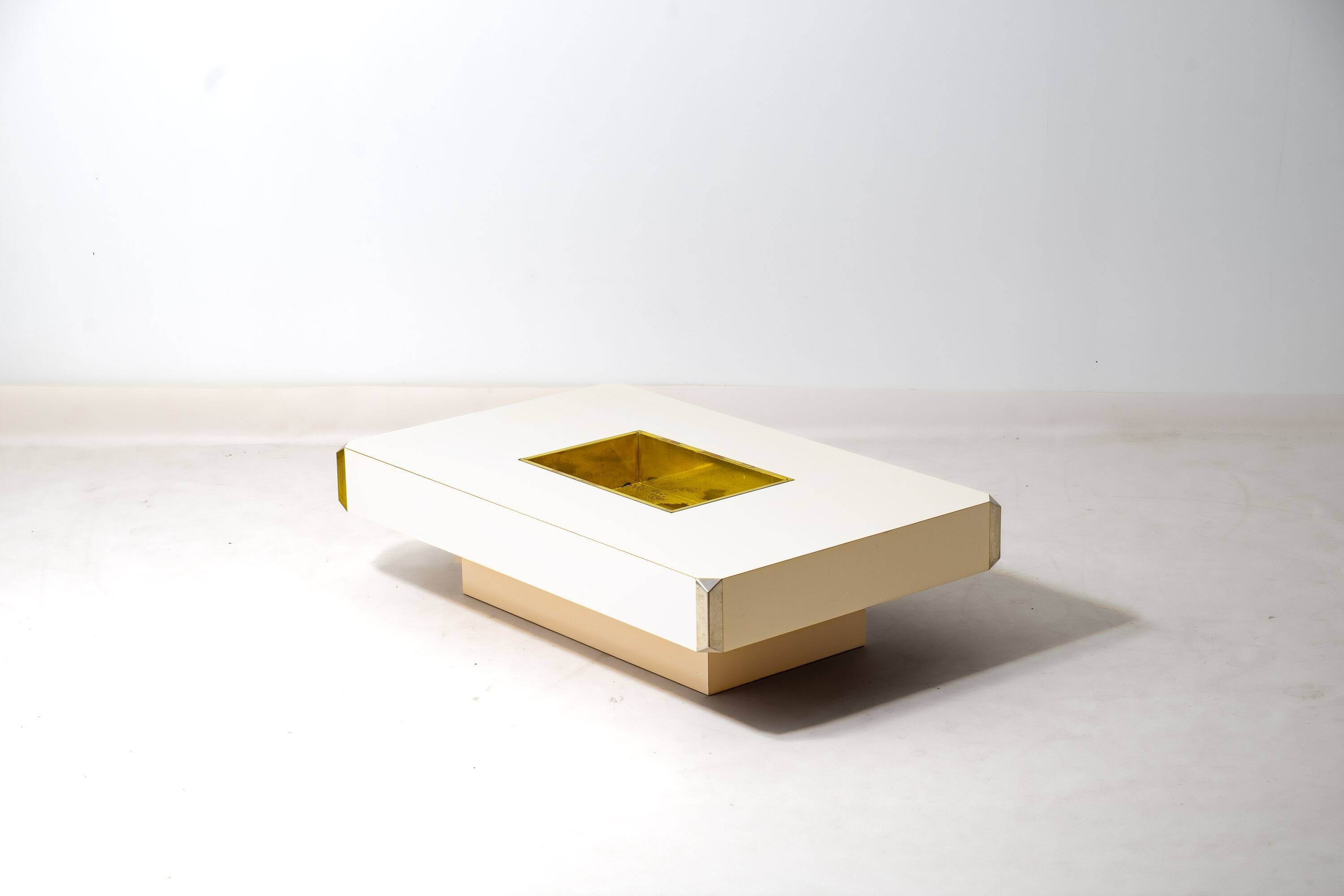 Willy Rizzo 'Alveo' coffee table with bar space, 1970s
