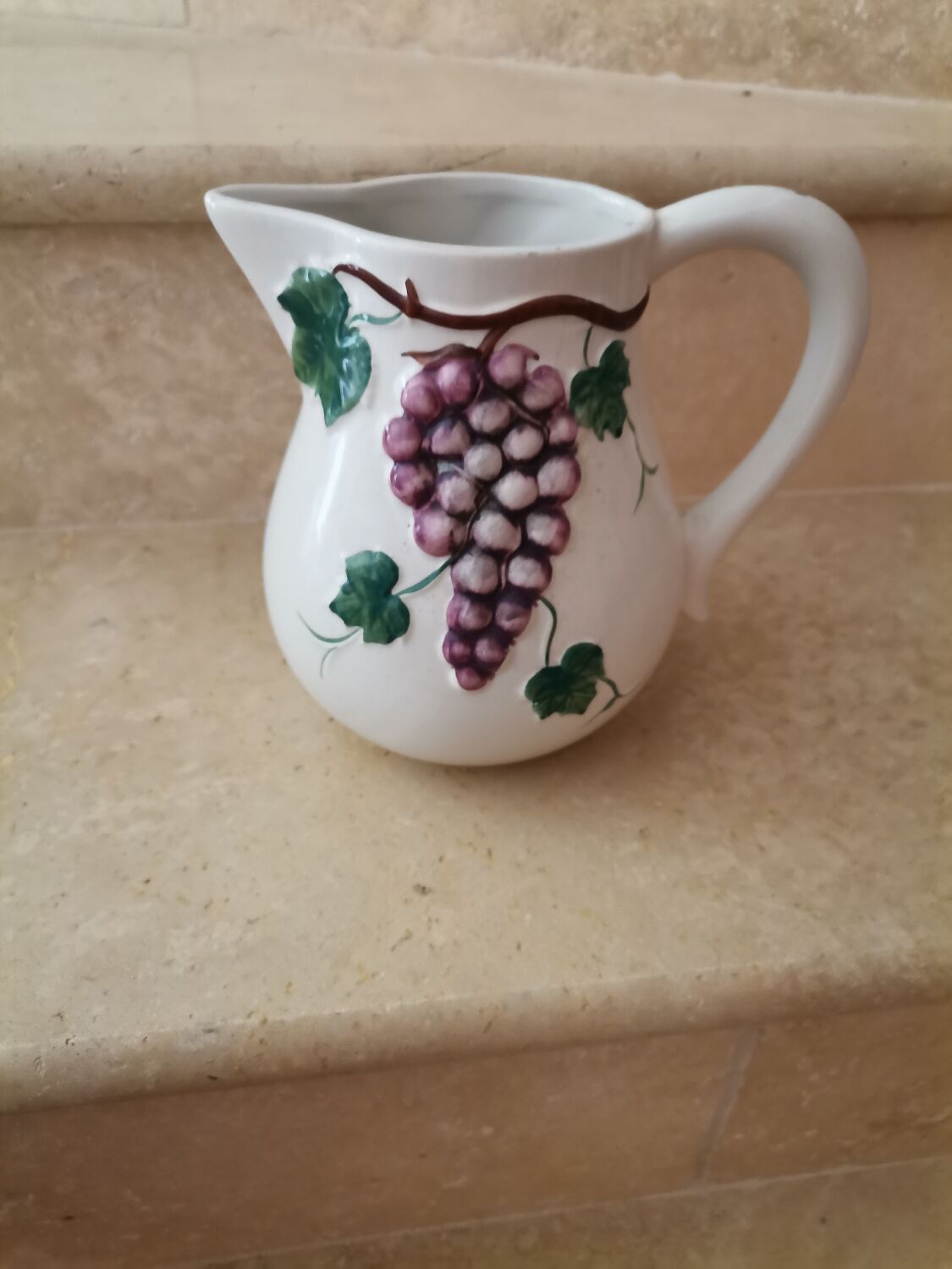 Carafe barbotine fruit