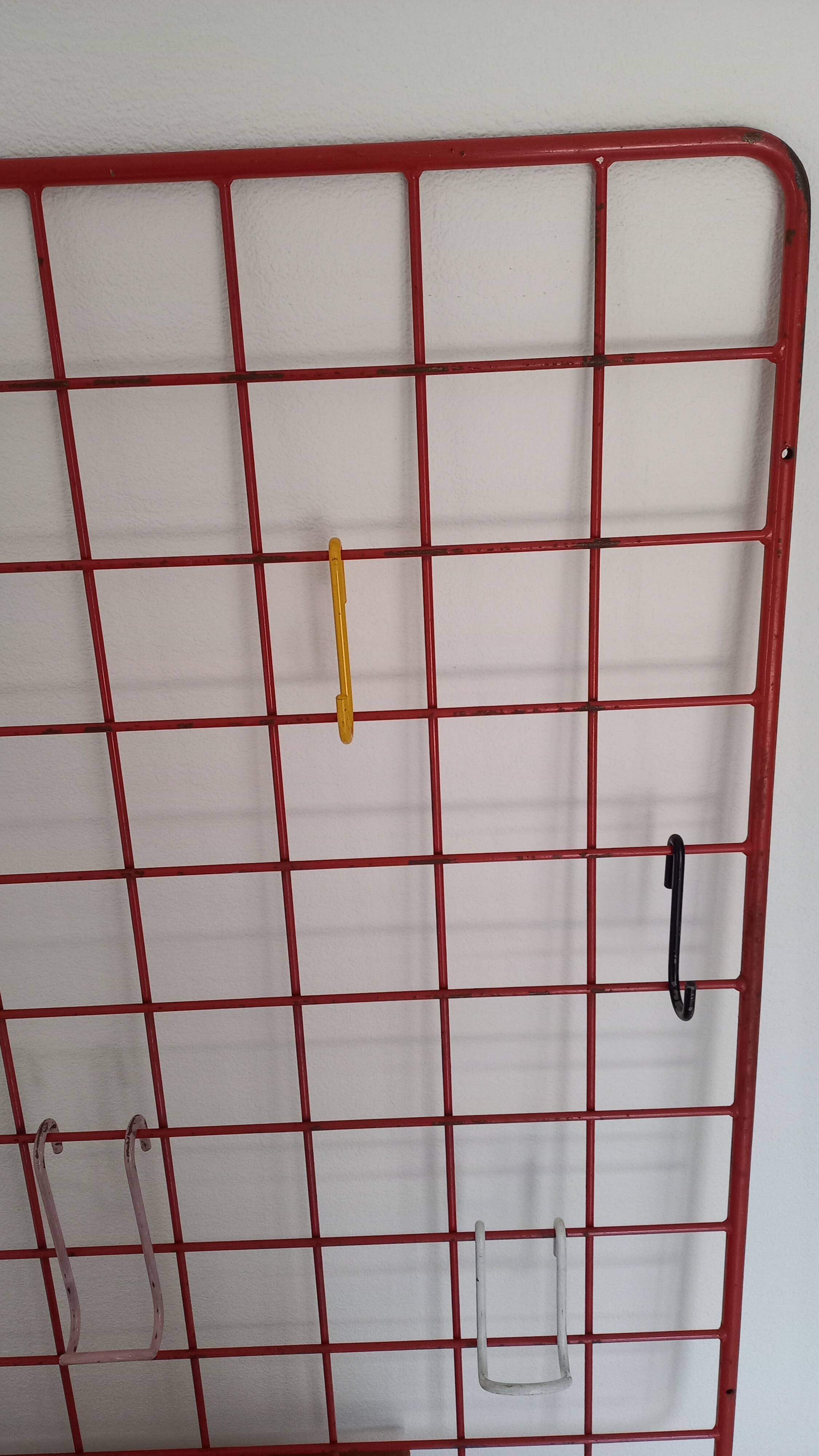 Porte manteau vintage grille par Karl Fichtel des années 60