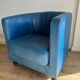 Fauteuil en cuir d'autruche bleu par Gérard Guermonprez