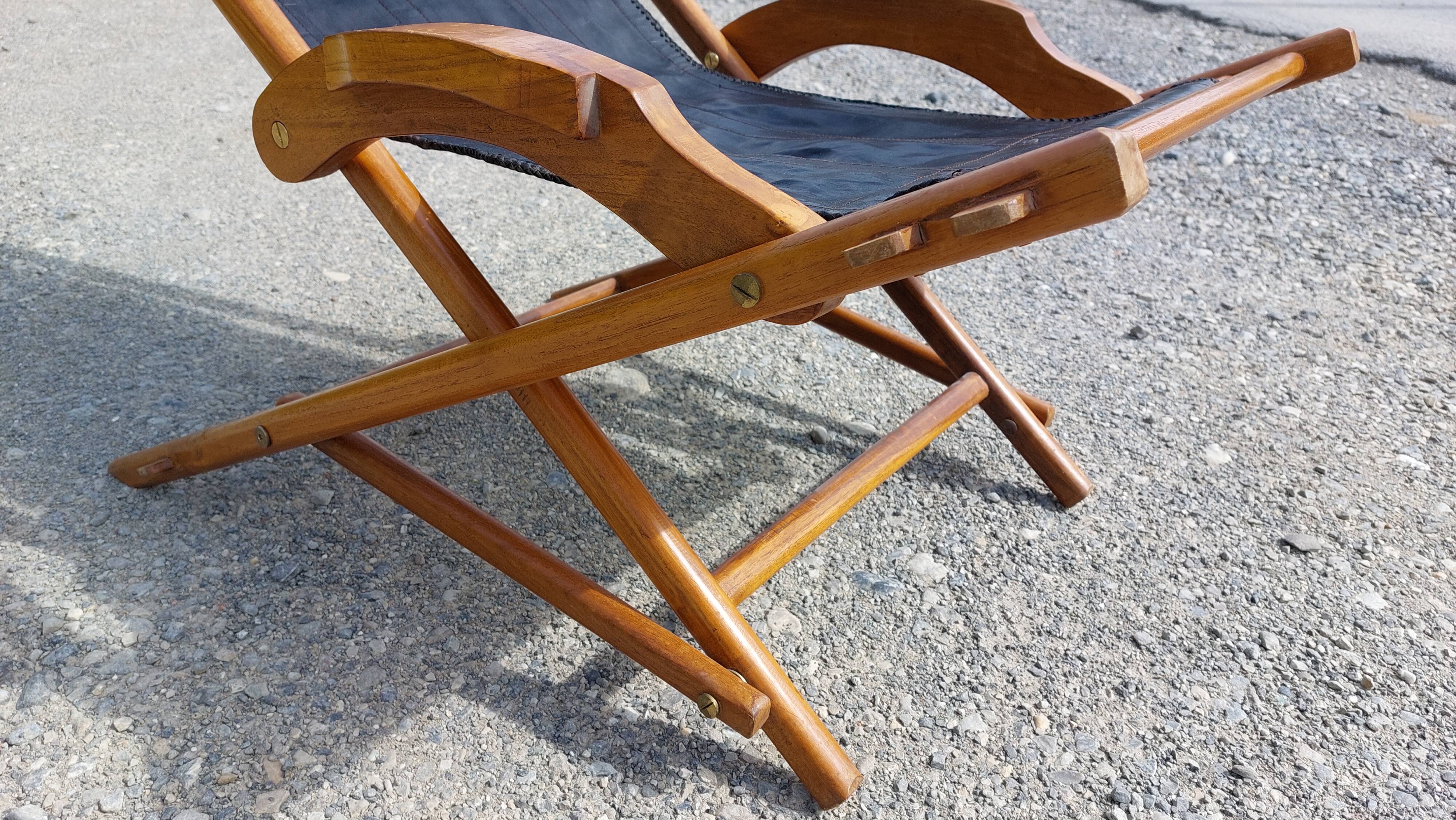 Old deckchair deck chair in wood and black leather - 40s