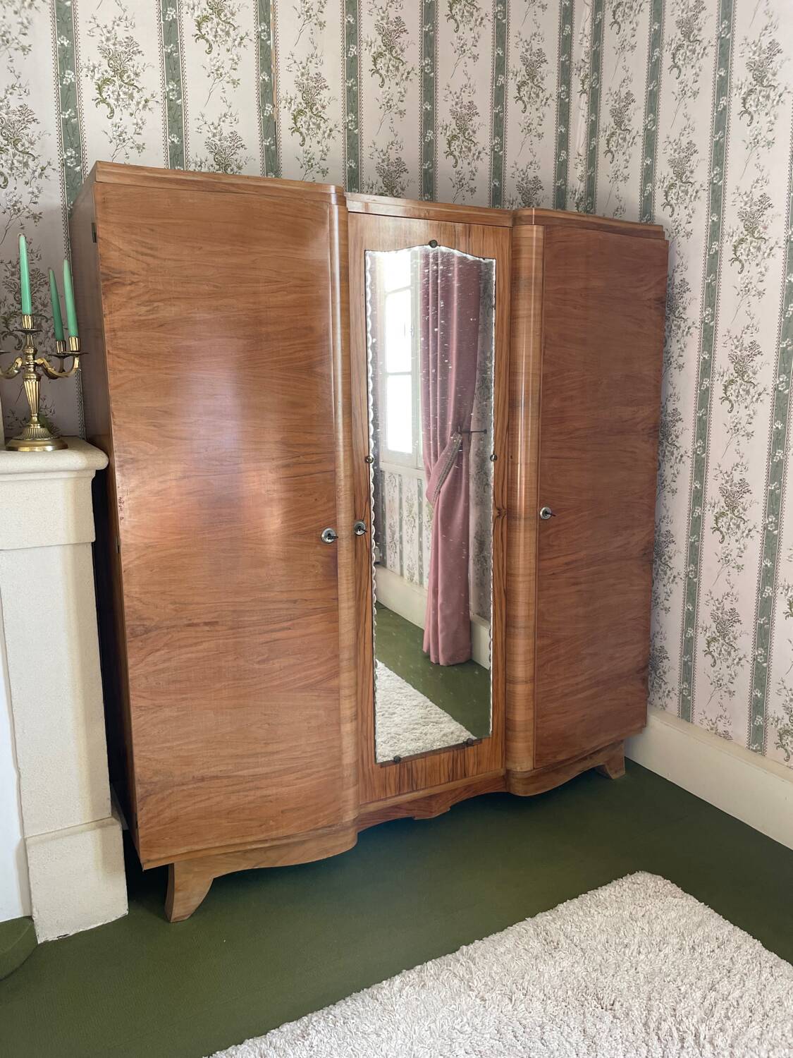 Très belle armoire de chambre en bois 1950