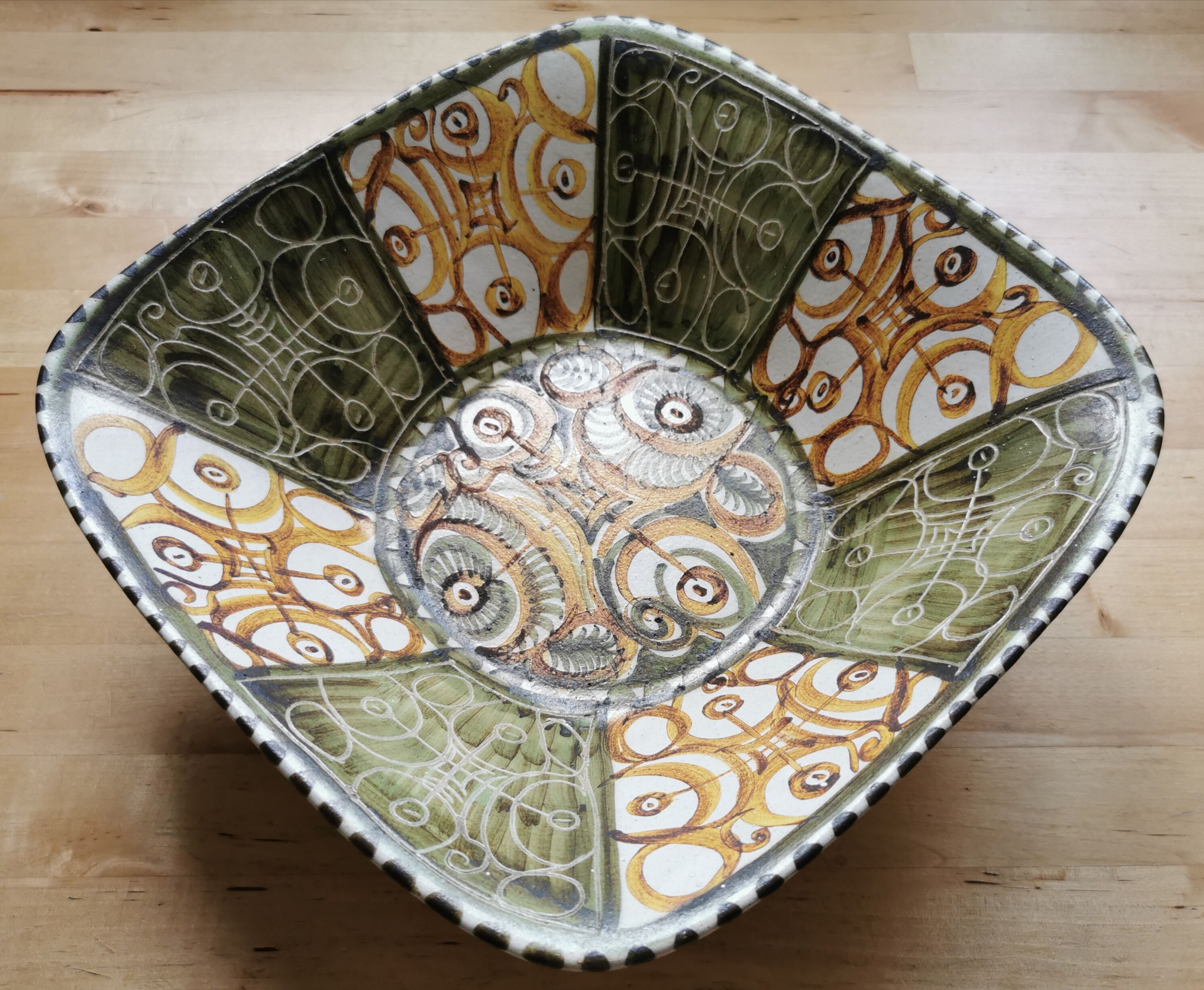 Keralluc enamelled sandstone cut by Andre Horellou