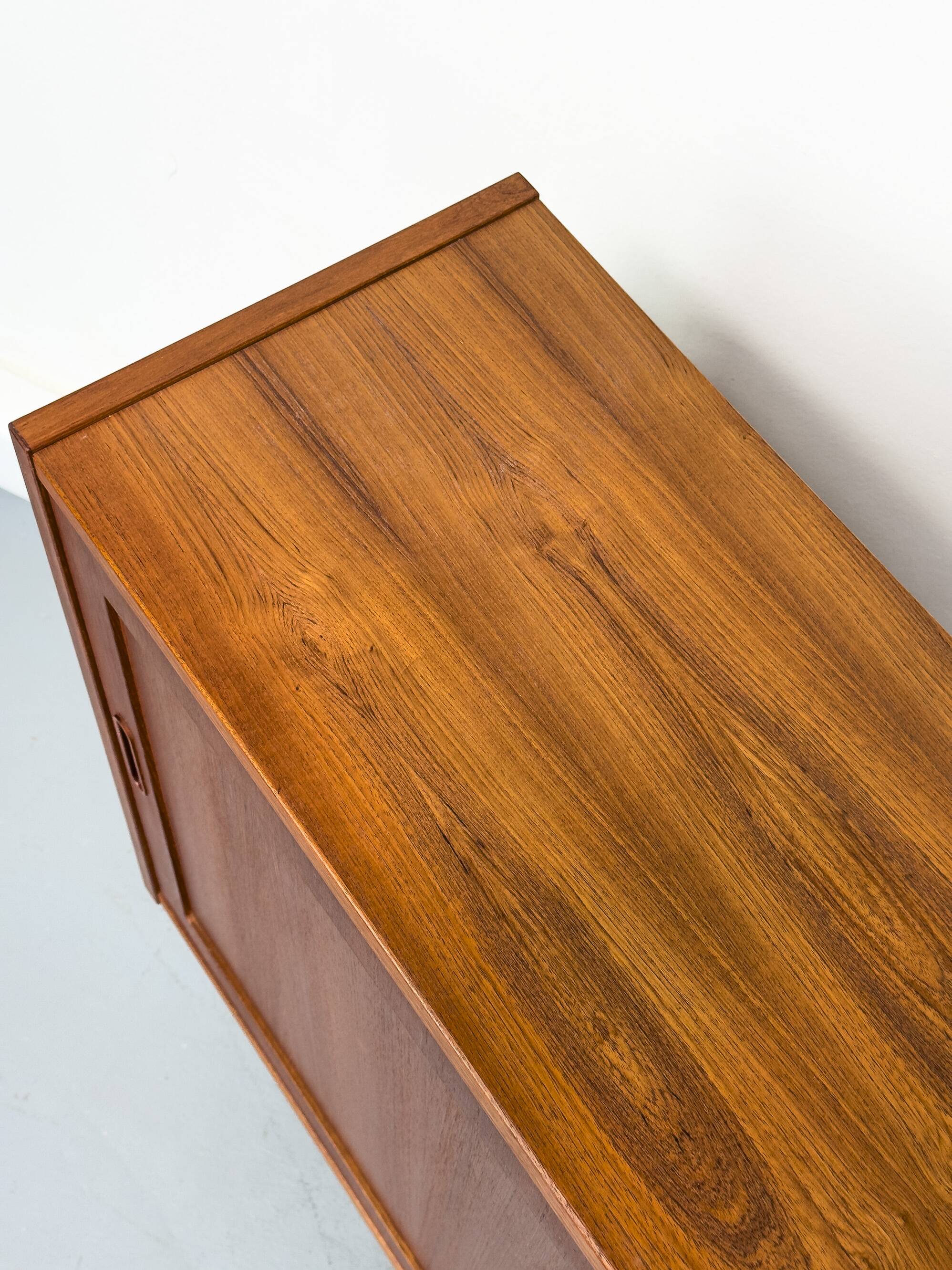 Buffet danois en teck par Carlo Jensen pour Hundevad & Co., années 1960