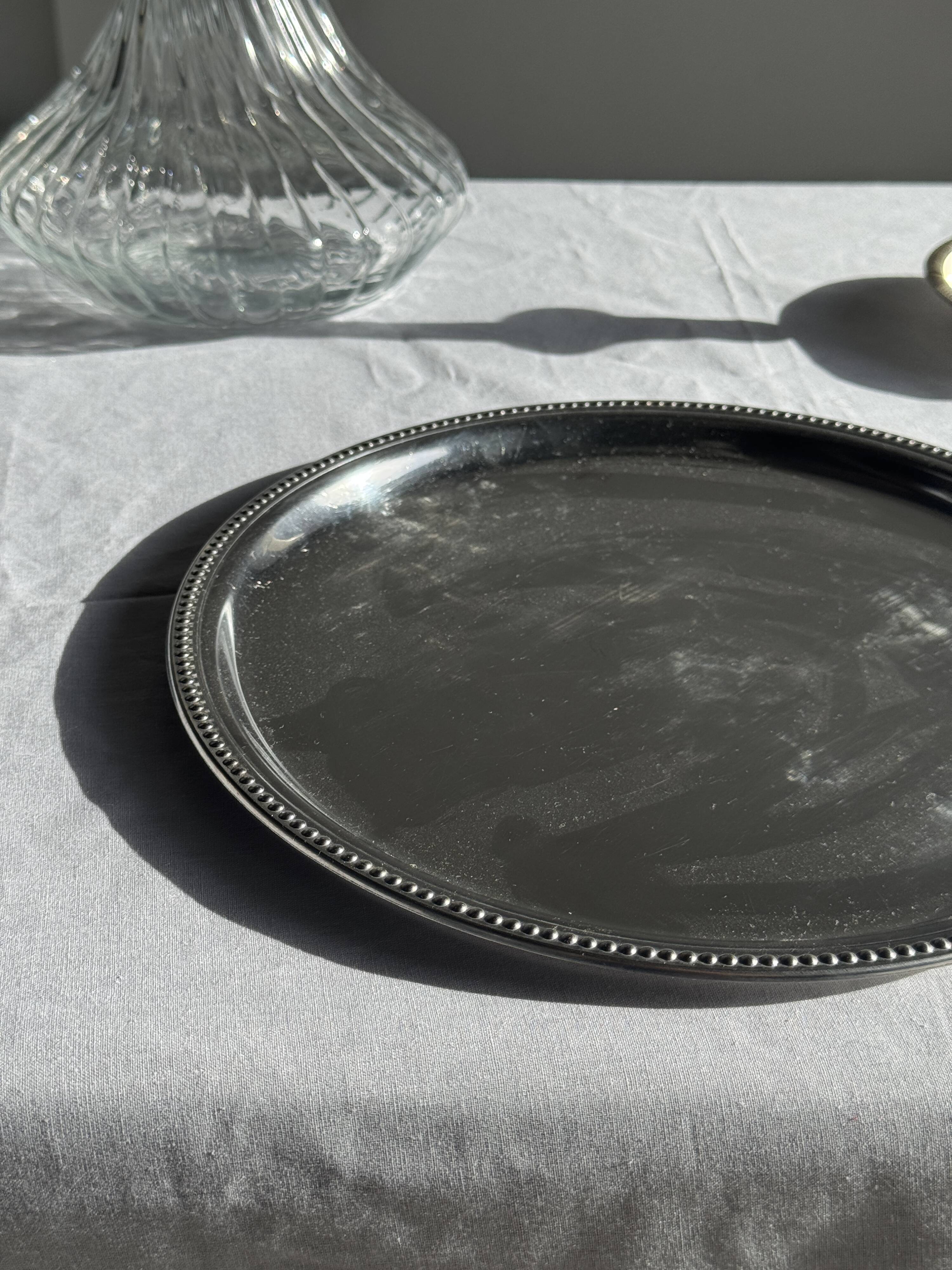 Vintage circular plate with pearl stripe D27