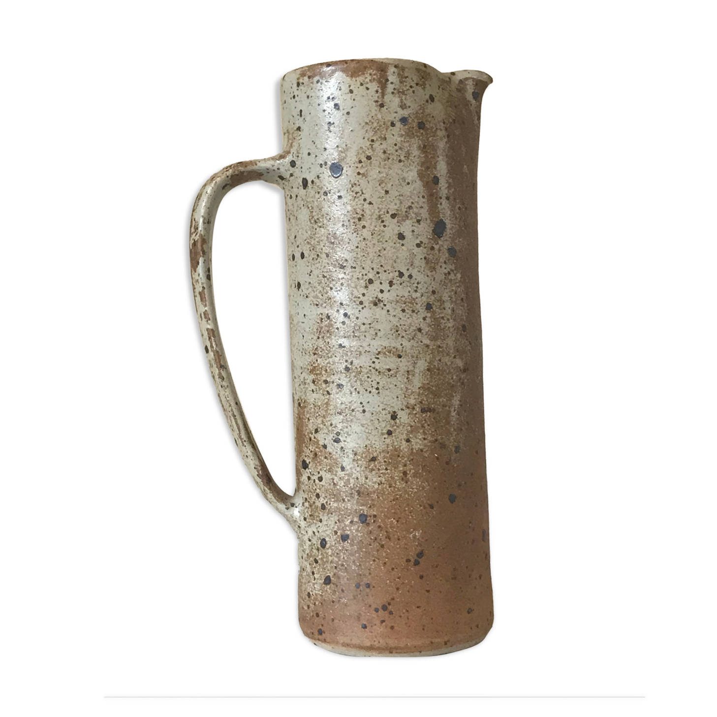 Pitcher in sandstone pyrity of the 60s