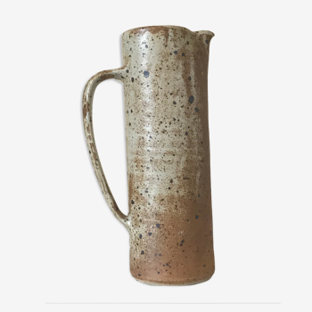 Pitcher in sandstone pyrity of the 60s