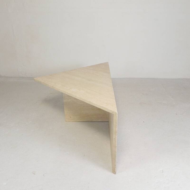 Table basse en travertin Mid-Century avec plateau triangulaire, années 1970